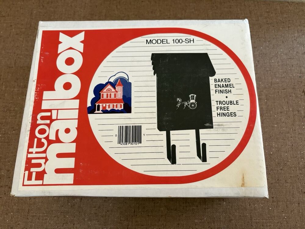 NOS FULTON Standard Vertical Steel Wall Mount Black 100-SH Horse Carriage Gold